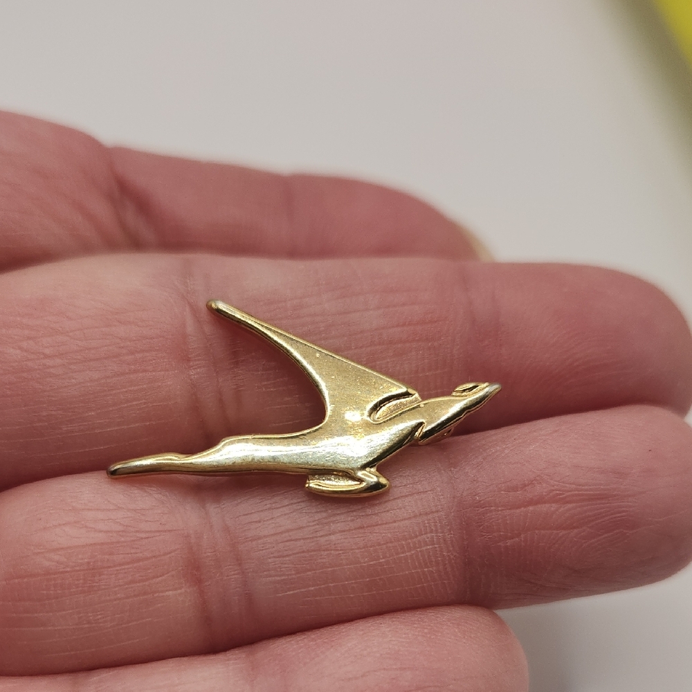 Vintage Gold Toned South African Airways Logo Springbok Pin